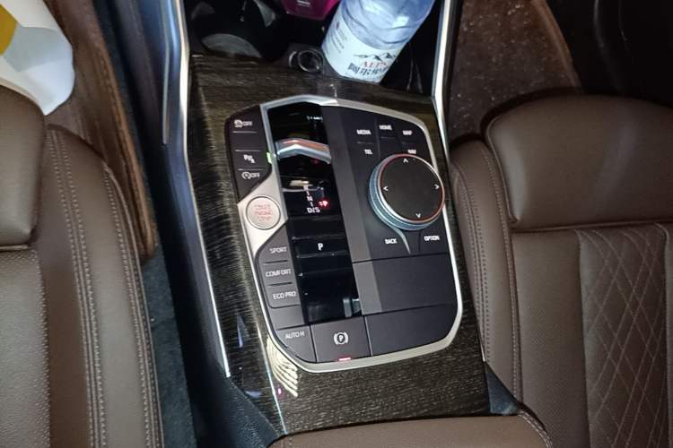 Used BMW 3 Series 2023 325Li xDrive M Sport Package Gear Lever