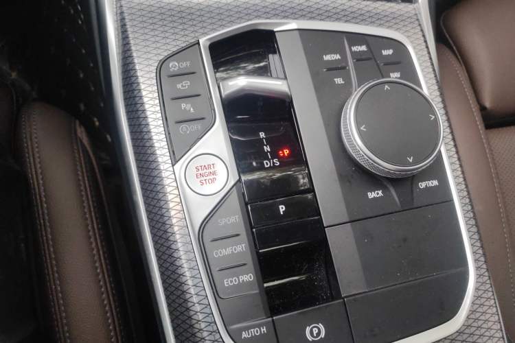 Used BMW 3 Series 2023 325i M Sport Night Edition Package Gear Lever