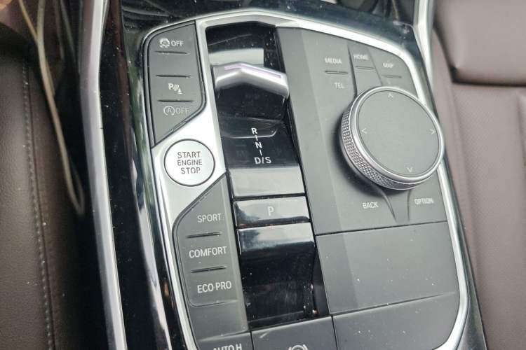 Used BMW 3 Series 2023 320i M Sport Package Gear Lever