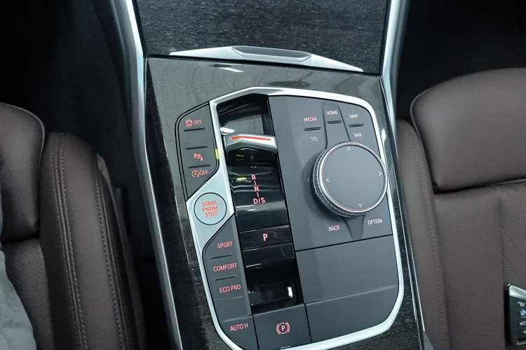 Used BMW 3 Series 2023 325Li M Sport Package Gear Lever
