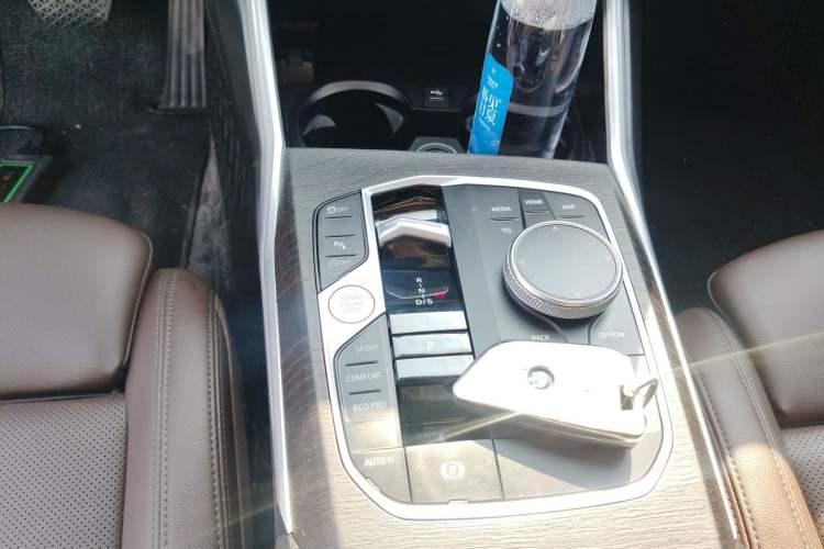 Used BMW 3 Series 2023 325i M Sport Package Gear Lever