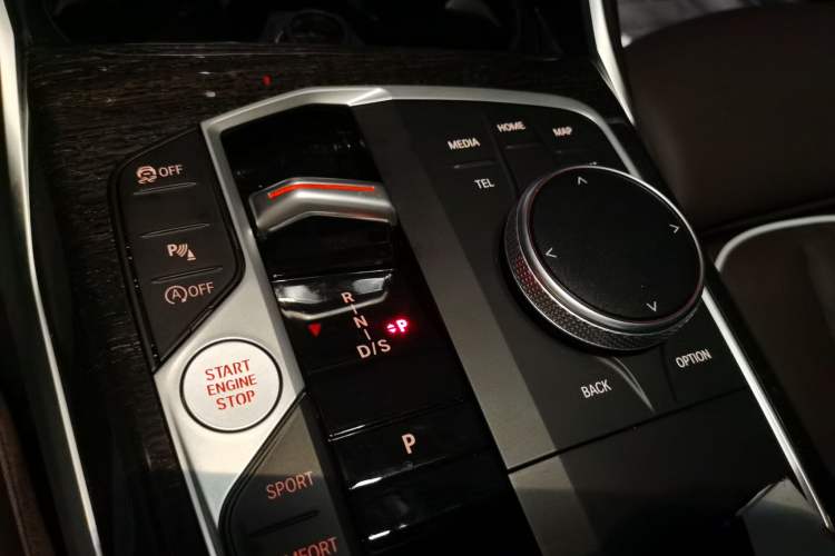 Used BMW 3 Series 2023 325Li M Sport Package Gear Lever