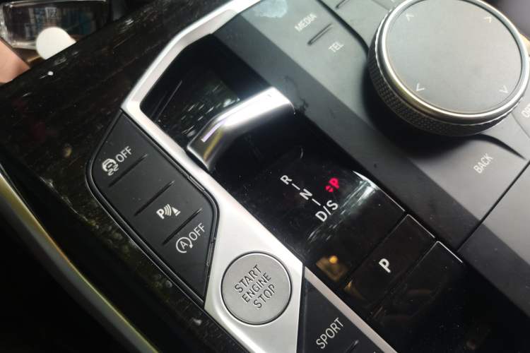 Used BMW 3 Series 2023 325Li M Sport Package Gear Lever