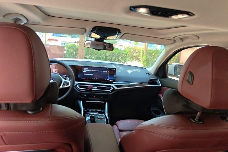 Used BMW 3 Series 2023 320i M Sport Package Headliner