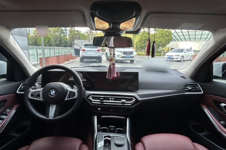 Used BMW 3 Series 2023 325i M Sport Package Interior 1