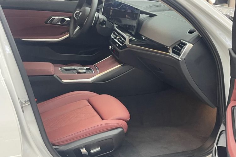 Used BMW 3 Series 2023 320Li M Sport Package Interior 1