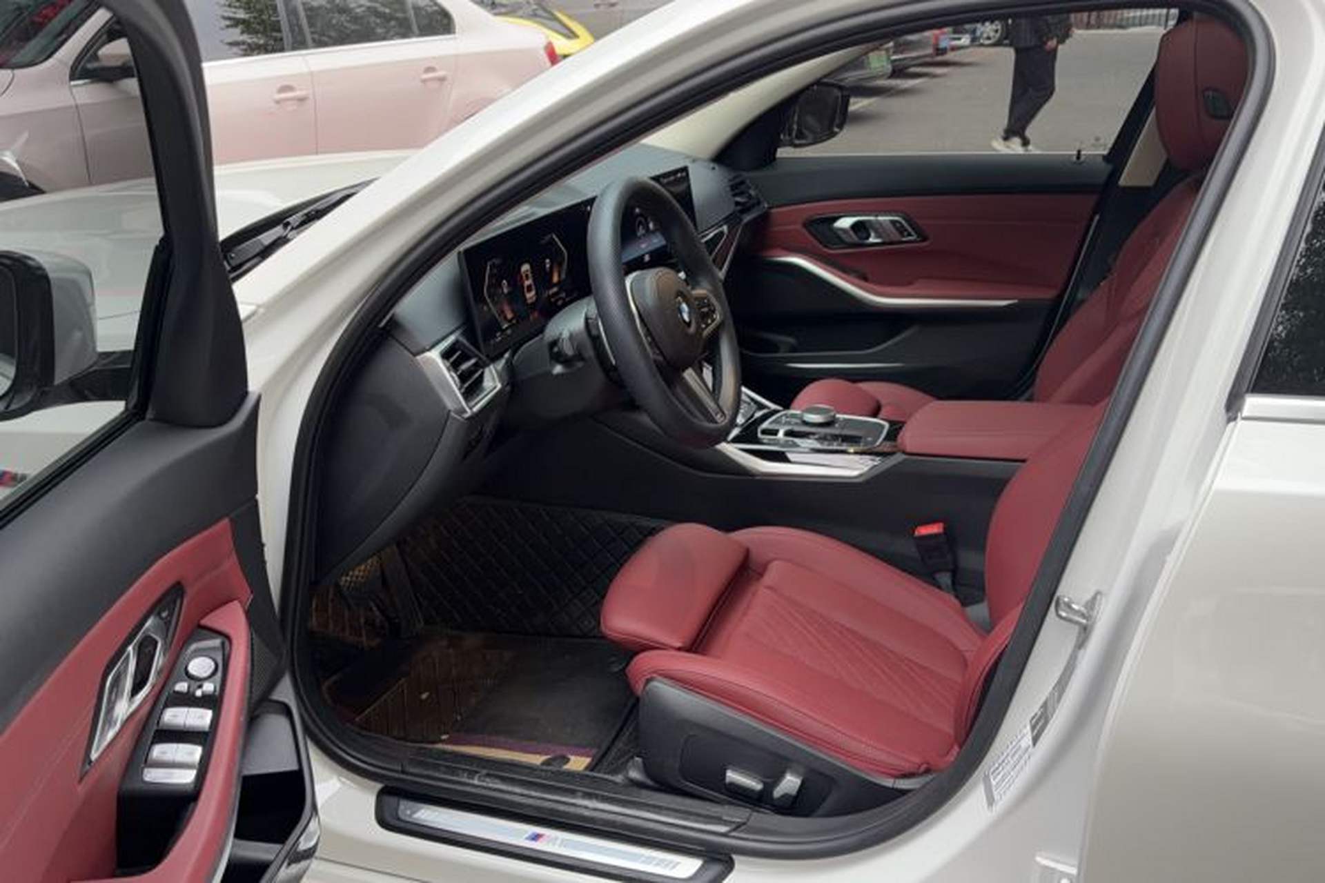 Used BMW 3 Series 2023 320Li M Sport Package Interior 1