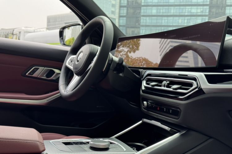 Used BMW 3 Series 2023 325i M Sport Night Edition Package Interior 1