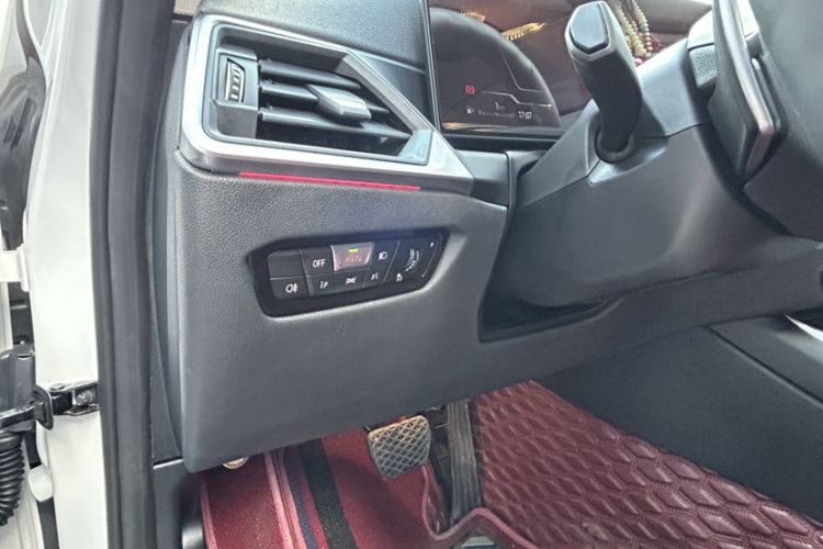 Used BMW 3 Series 2023 325i M Sport Package Interior 10