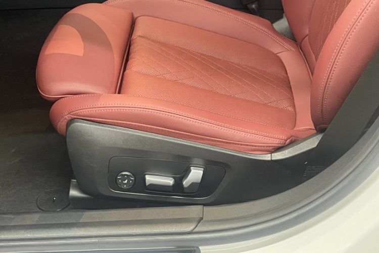Used BMW 3 Series 2023 320Li M Sport Package Interior 10