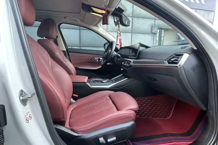 Used BMW 3 Series 2023 325i M Sport Package Interior 11