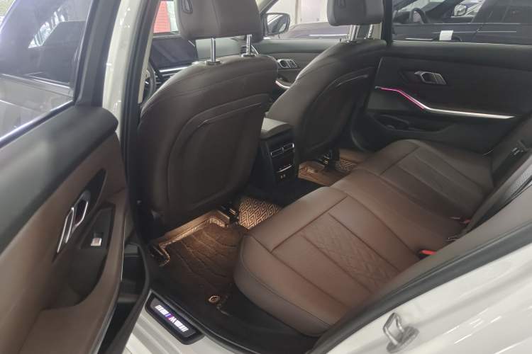 Used BMW 3 Series 2023 325Li M Sport Package Interior 2