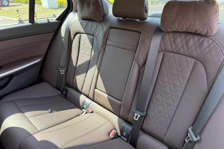 Used BMW 3 Series 2023 325Li xDrive M Sport Package Interior 2