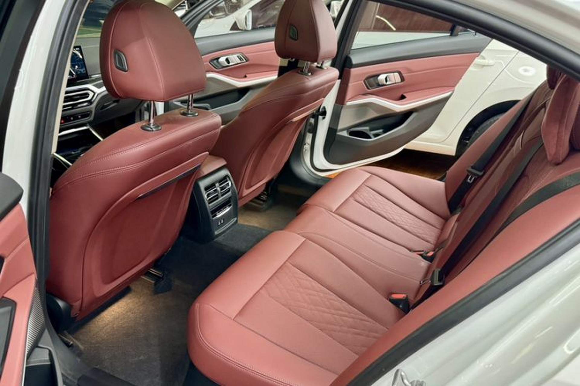 Used BMW 3 Series 2023 325Li M Sport Package Interior 2