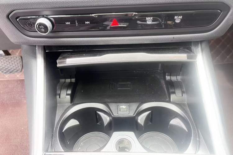 Used BMW 3 Series 2023 325Li M Sport Package Interior 2