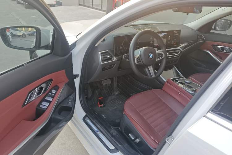 Used BMW 3 Series 2023 325Li xDrive M Sport Package Interior 3