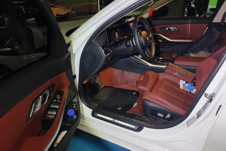 Used BMW 3 Series 2023 325Li M Sport Package Interior 3