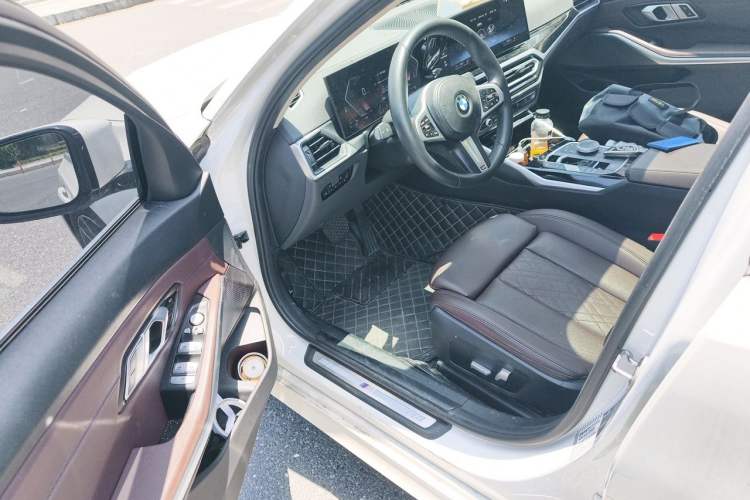 Used BMW 3 Series 2023 320Li M Sport Package Interior 3