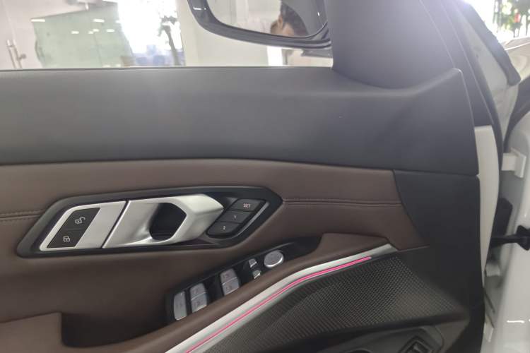 Used BMW 3 Series 2023 325Li M Sport Package Interior 4