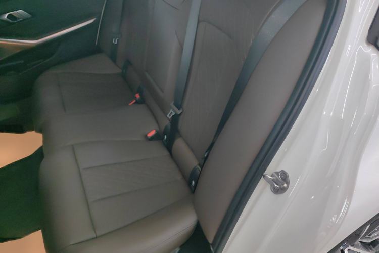 Used BMW 3 Series 2023 320Li M Sport Package Interior 4