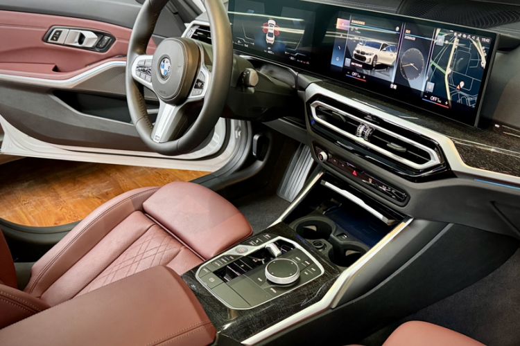 Used BMW 3 Series 2023 325Li M Sport Package Interior 4