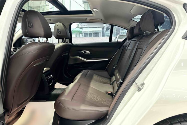 Used BMW 3 Series 2023 325Li M Sport Package Interior 4