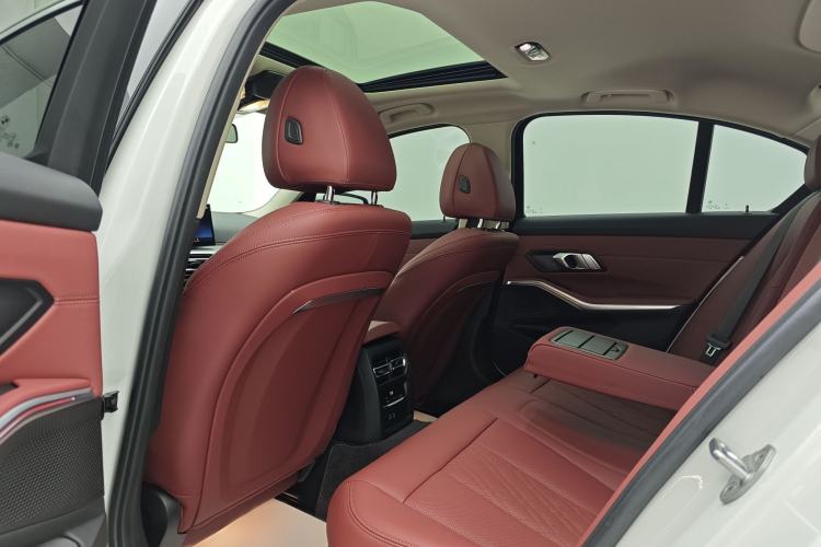 Used BMW 3 Series 2023 325i M Sport Package Interior 4