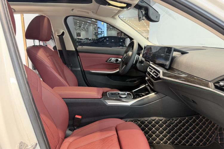Used BMW 3 Series 2023 325Li M Sport Package Interior 4