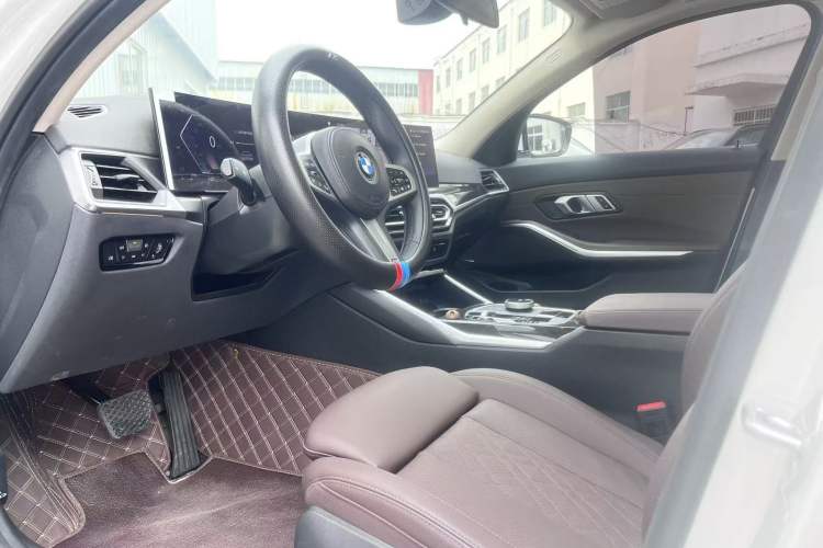 Used BMW 3 Series 2023 325Li M Sport Package Interior 4