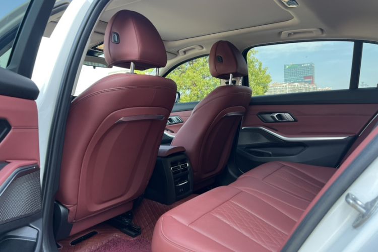 Used BMW 3 Series 2023 325Li M Sport Package Interior 5