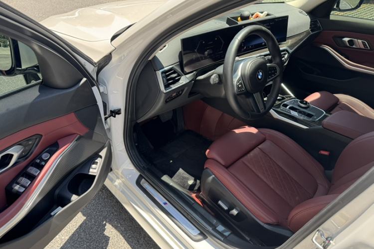 Used BMW 3 Series 2023 325Li M Sport Package Interior 5