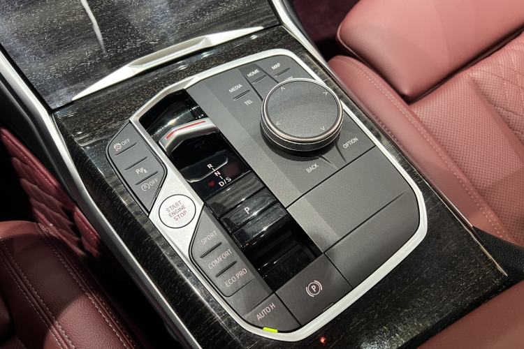 Used BMW 3 Series 2023 325Li M Sport Package Interior 6