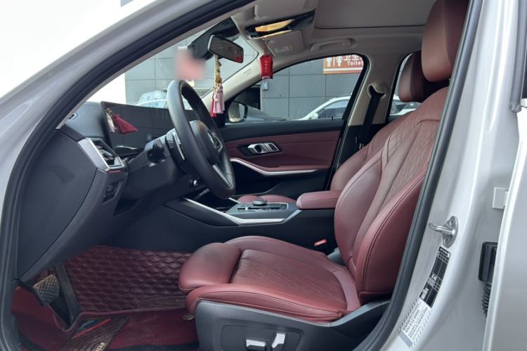 Used BMW 3 Series 2023 325i M Sport Package Interior 7
