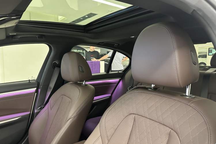 Used BMW 3 Series 2023 325i M Sport Night Edition Package Interior 7