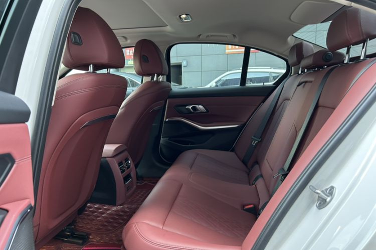 Used BMW 3 Series 2023 325i M Sport Package Interior 8