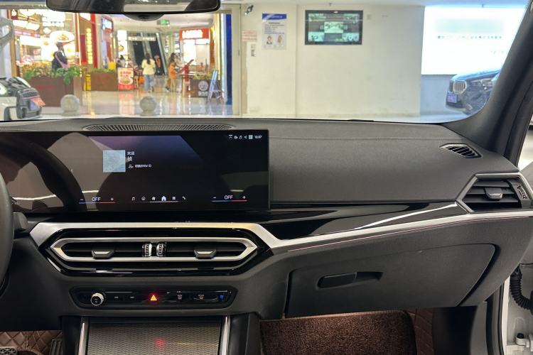 Used BMW 3 Series 2023 325i M Sport Night Edition Package Interior 9