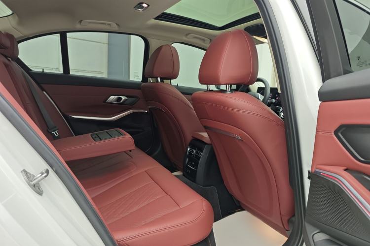 Used BMW 3 Series 2023 325i M Sport Package Interior 9