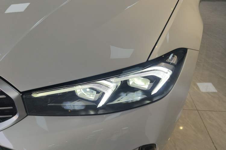 Used BMW 3 Series 2023 325Li M Sport Package Left Front Headlight