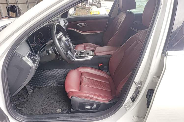 Used BMW 3 Series 2023 320Li M Sport Package Left Front Seat