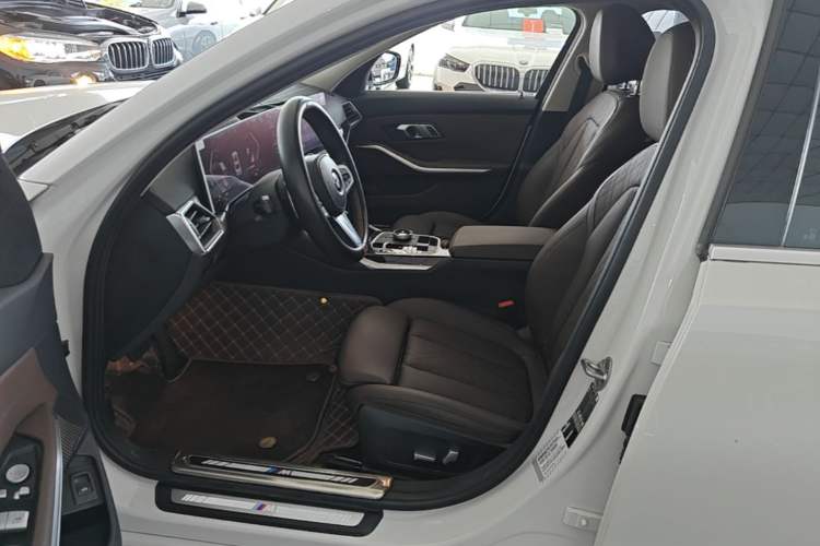 Used BMW 3 Series 2023 325Li M Sport Package Left Front Seat