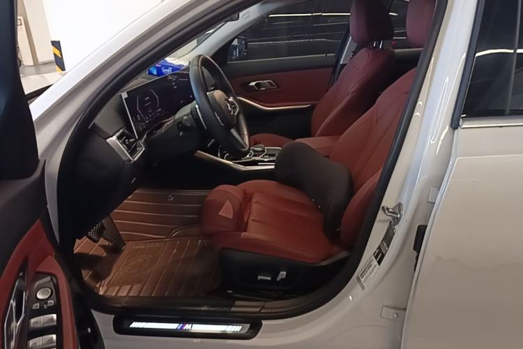 Used BMW 3 Series 2023 320Li M Sport Package Left Front Seat