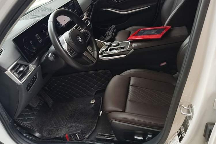 Used BMW 3 Series 2023 320Li M Sport Package Left Front Seat