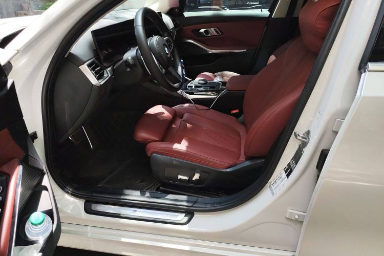 Used BMW 3 Series 2023 320Li M Sport Package Left Front Seat
