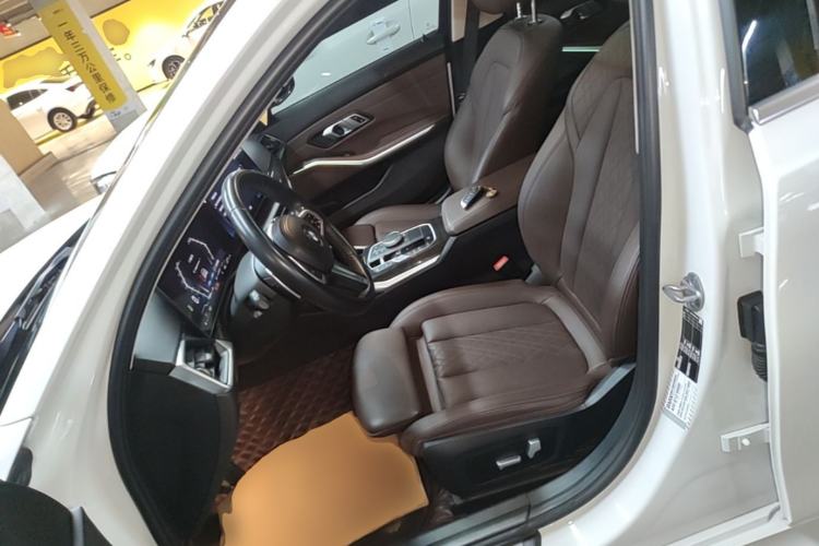 Used BMW 3 Series 2023 325Li M Sport Package Left Front Seat