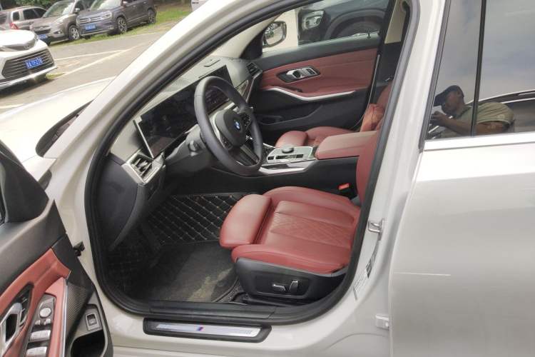 Used BMW 3 Series 2023 325Li M Sport Package Left Front Seat