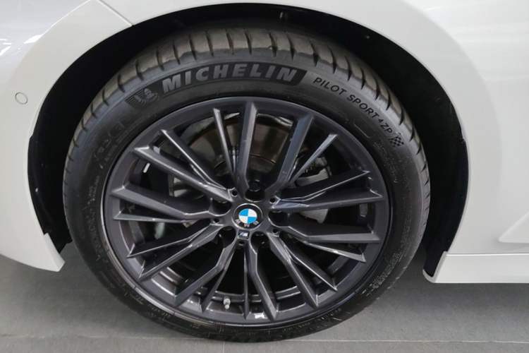 Used BMW 3 Series 2023 325Li M Sport Night Edition Package Left Front Wheel Hub