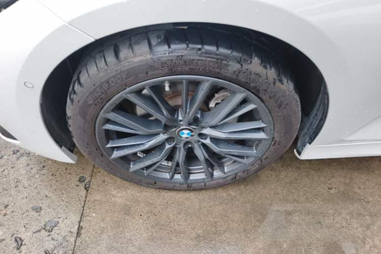 Used BMW 3 Series 2023 325i M Sport Night Edition Package Left Front Wheel Hub