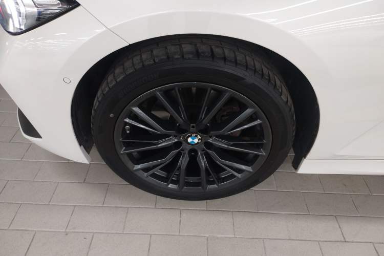 Used BMW 3 Series 2023 325Li M Sport Night Edition Package Left Front Wheel Hub
