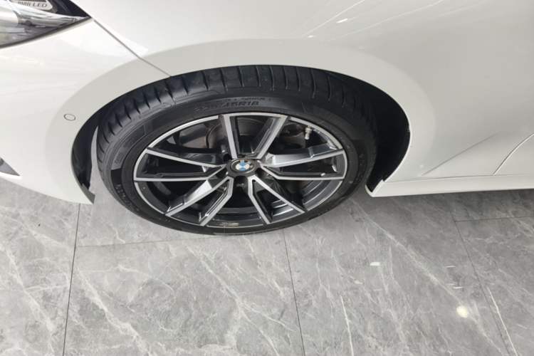 Used BMW 3 Series 2023 325Li M Sport Package Left Front Wheel Hub