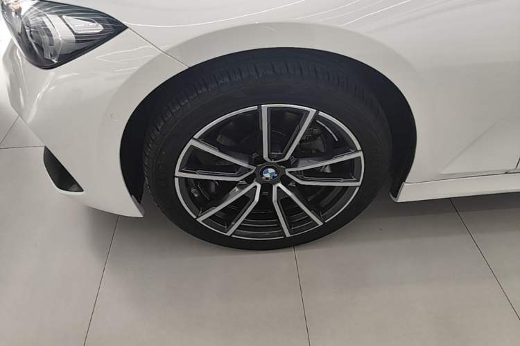 Used BMW 3 Series 2023 325Li M Sport Package Left Front Wheel Hub